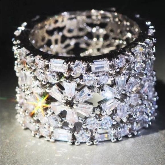 18 CT 925 STERLING SILVER DIAMOND RING - Picture 6 of 6